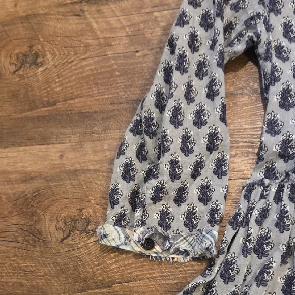 ODDY Tiered Button Down Tunic Raw Edge High Low Hem Gray And Blue Women's Small - Picture 12 of 12